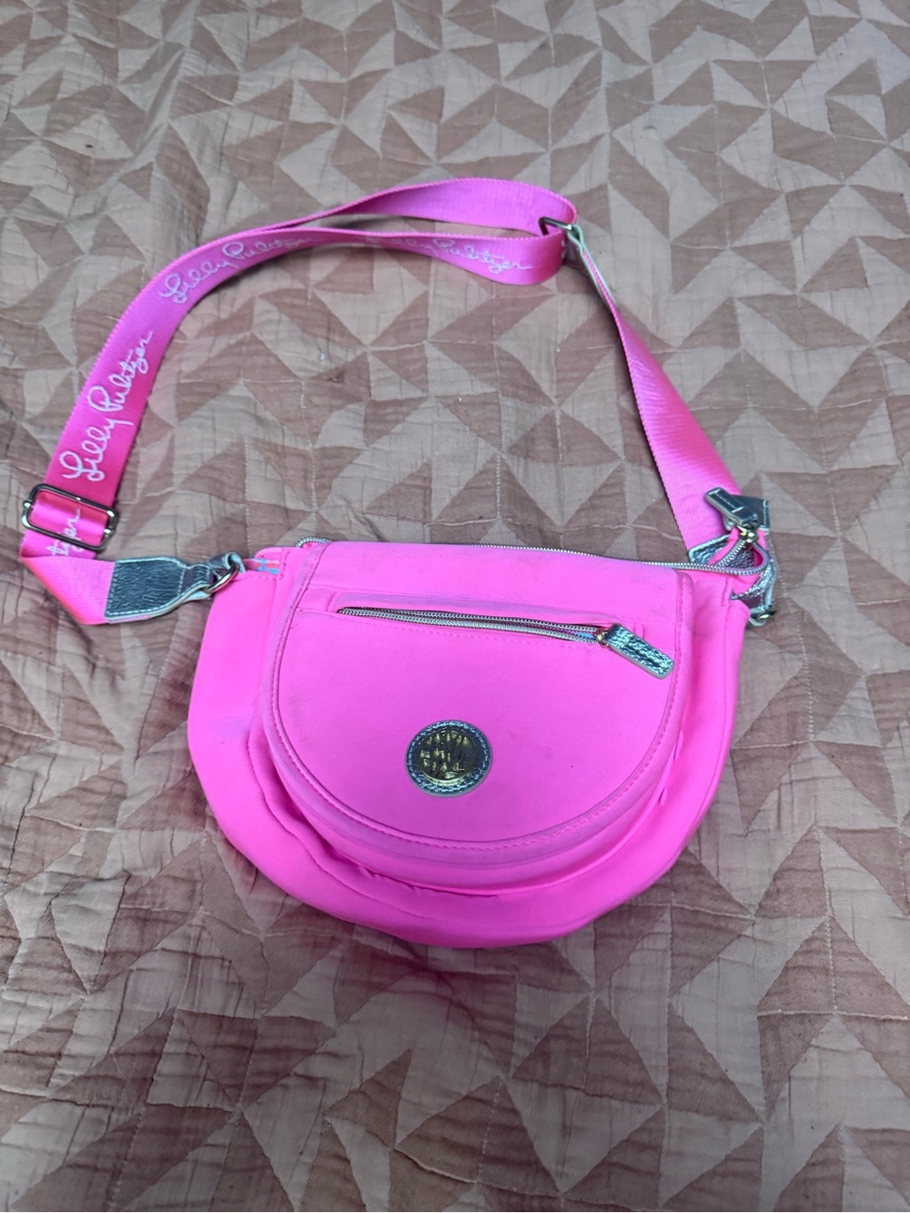 Lilly Pulitzer Lily Pulitzer Giavanna Neoprene
Crossbody Bag. Aura Pink